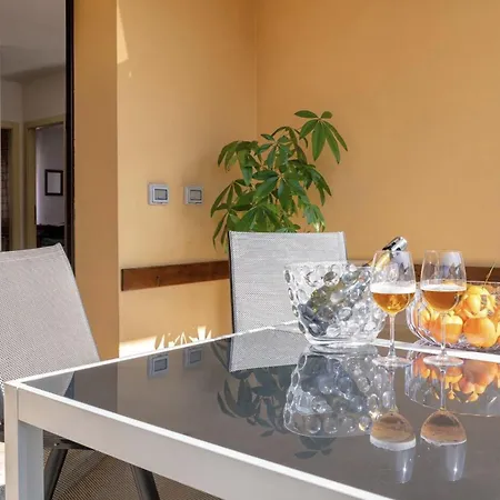 Petit Bijoux A Few Steps From The Beach, Sea View And Parking Space