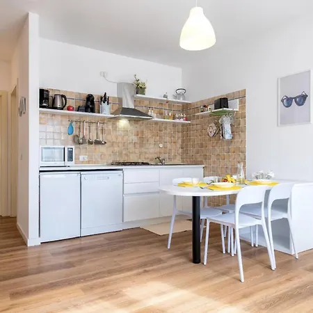 Petit Bijoux A Few Steps From The Beach, Sea View And Parking Space Apartment