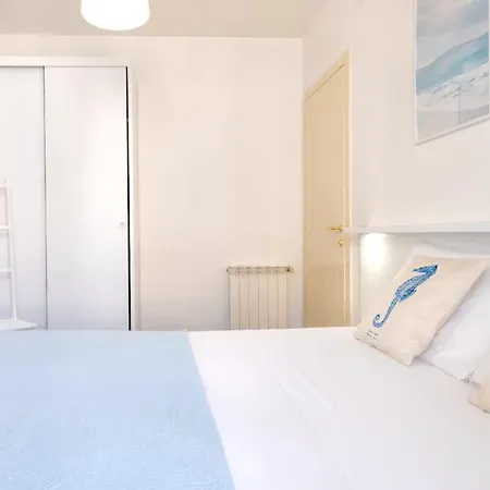 Apartment Petit Bijoux A Few Steps From The Beach, Sea View And Parking Space *