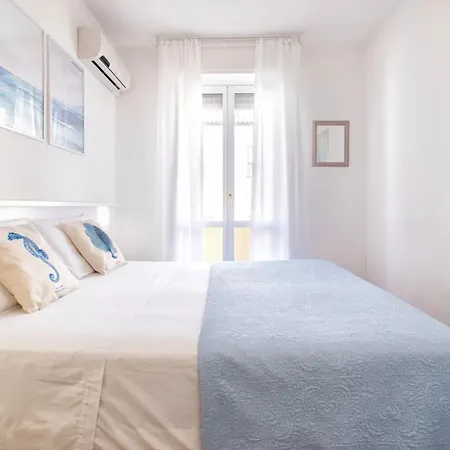 Petit Bijoux A Few Steps From The Beach, Sea View And Parking Space Appartamento