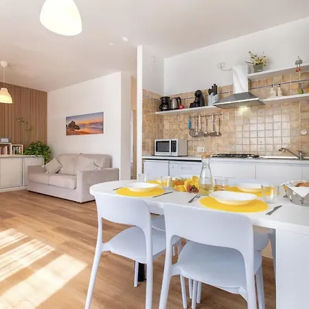 Appartamento Petit Bijoux A Few Steps From The Beach, Sea View And Parking Space Alghero