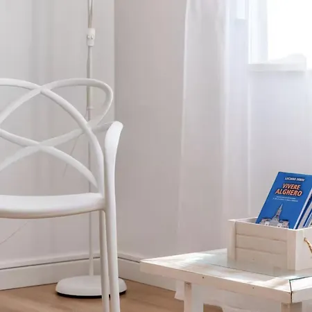 Petit Bijoux A Few Steps From The Beach, Sea View And Parking Space Appartamento *